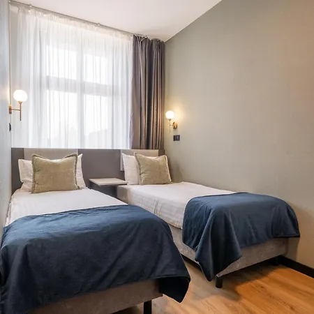 فندق مبيت وإفطار Hudson Butikowe 4*